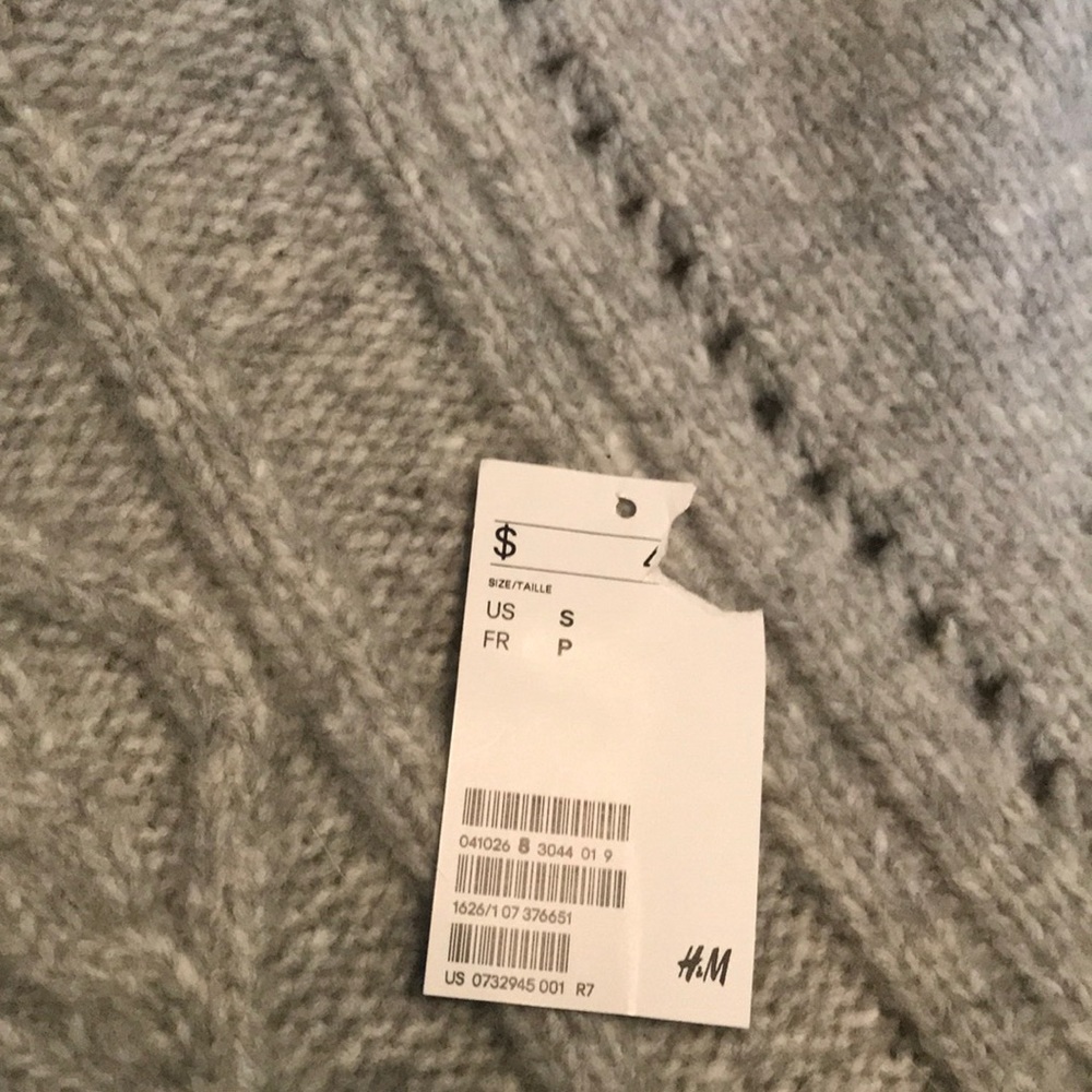 H&M Sweater - Picture 4 of 4